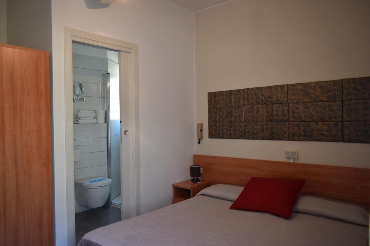Albergo Al Pescatore Brenzone sul Garda Ngoại thất bức ảnh