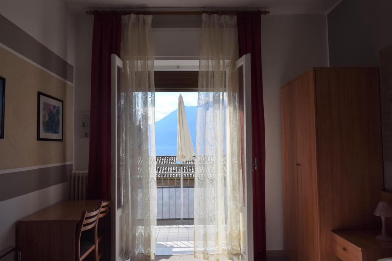Albergo Al Pescatore Brenzone sul Garda Ngoại thất bức ảnh