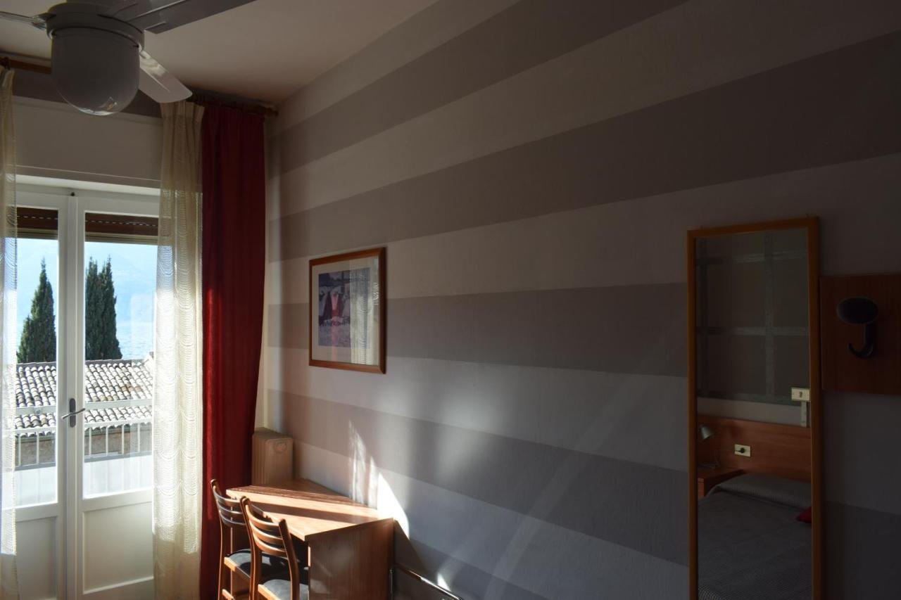 Albergo Al Pescatore Brenzone sul Garda Ngoại thất bức ảnh