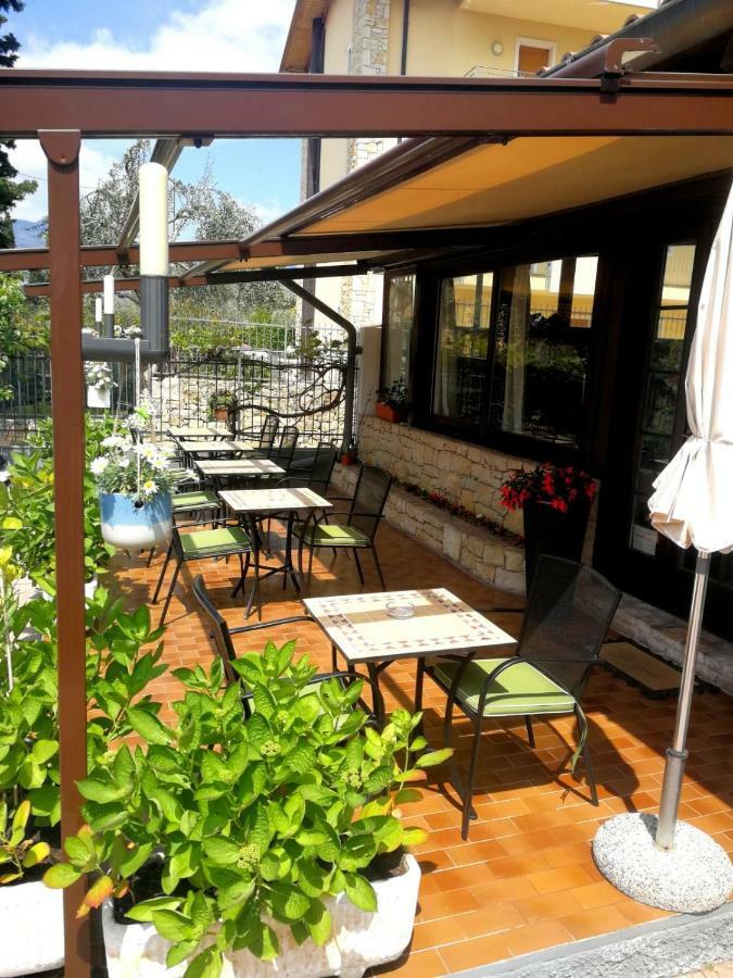 Albergo Al Pescatore Brenzone sul Garda Ngoại thất bức ảnh