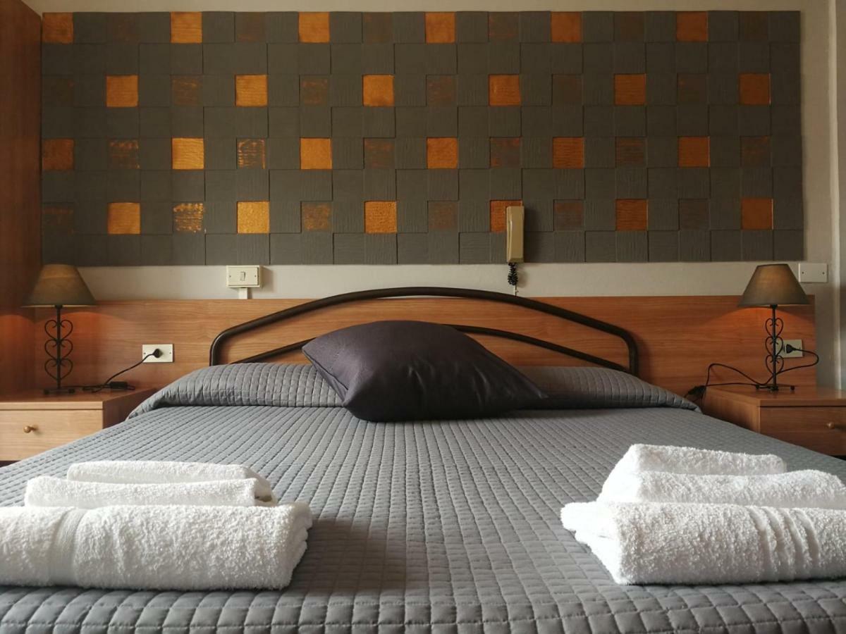 Albergo Al Pescatore Brenzone sul Garda Ngoại thất bức ảnh