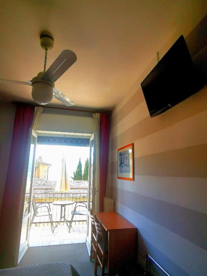 Albergo Al Pescatore Brenzone sul Garda Ngoại thất bức ảnh